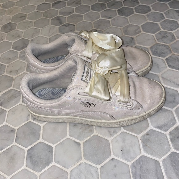 Puma Basket Sneakers Creme Iridencent - Picture 1 of 3